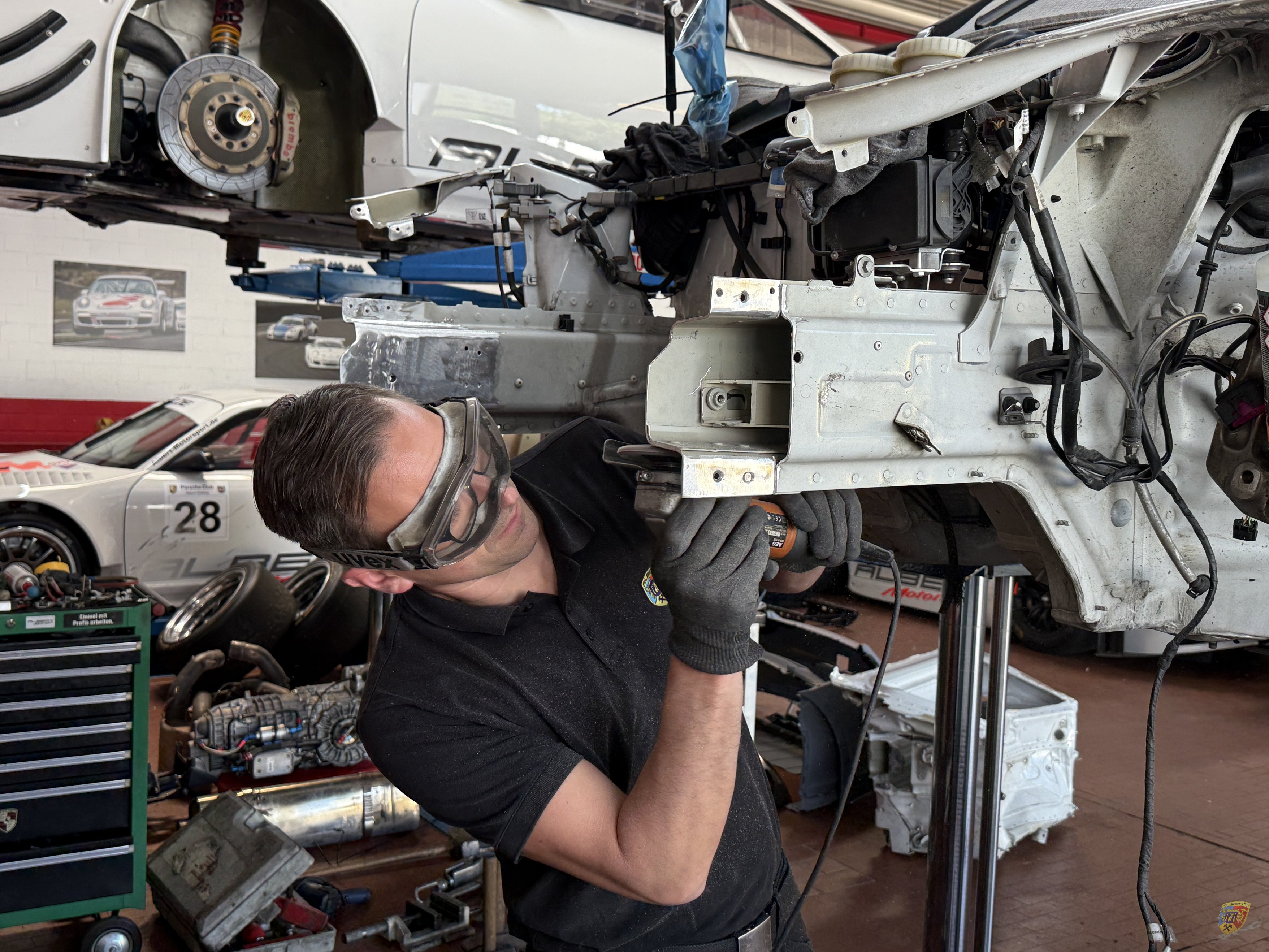 Porsche 991 GT3 Cup Unfallschaden van Spronsen Reparatur bei Albert Motorsport