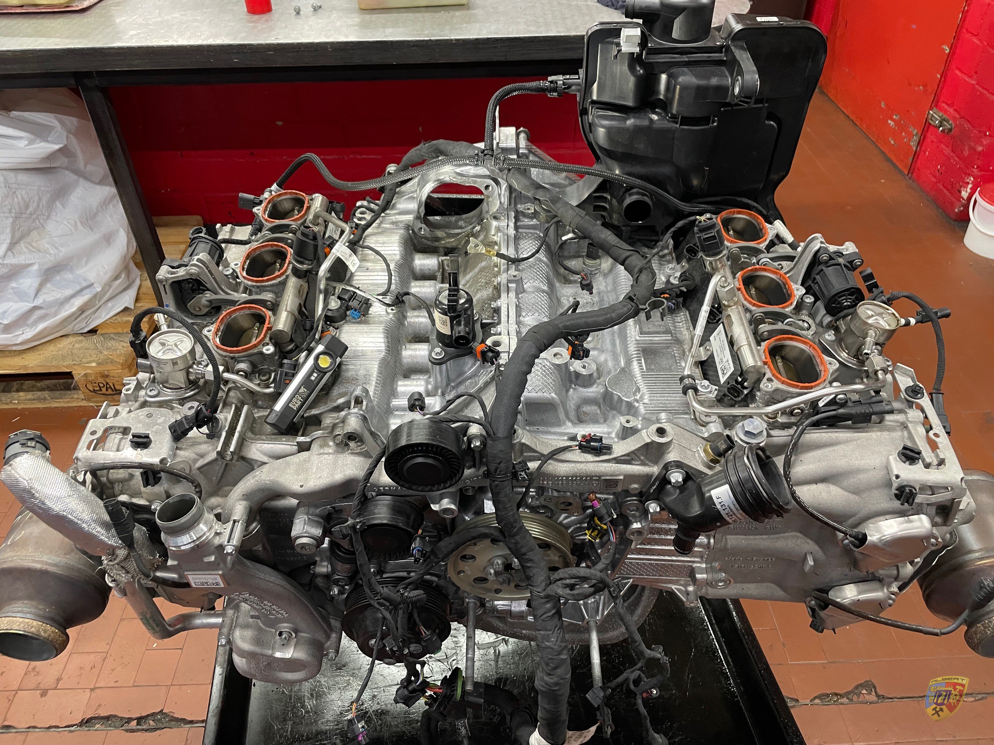 Porsche 992 GT3 Cup Motor Revision ( Notreparatur ) bei Albert Motorsport