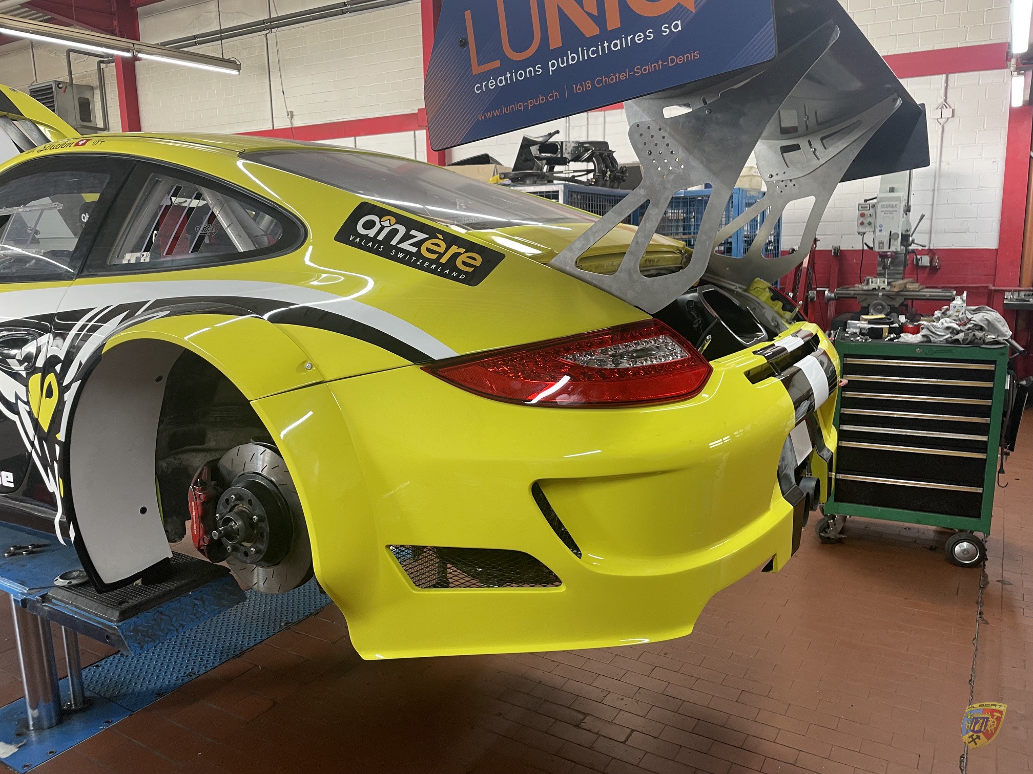 Porsche 997 GT3 R Motor Getriebe Upgrade Team Strahm
