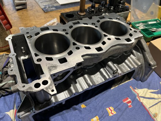 Porsche Macan Motoren solide repariert
