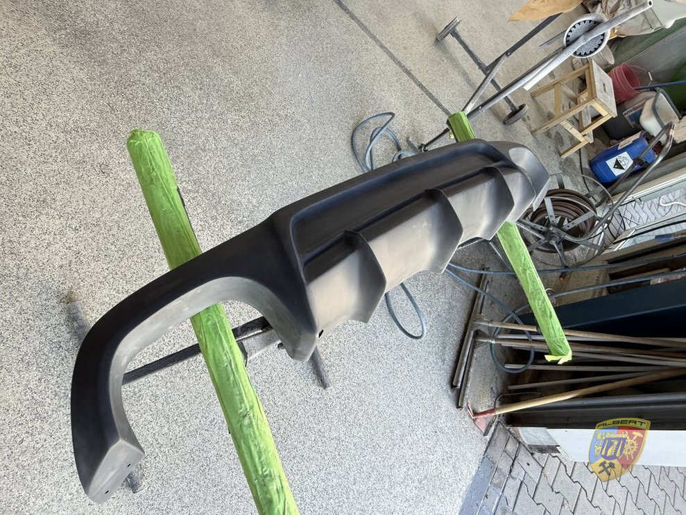 Porsche 997 Carrera Unfallschaden Reparatur Umrüstung auf Ducktail und Diffusor