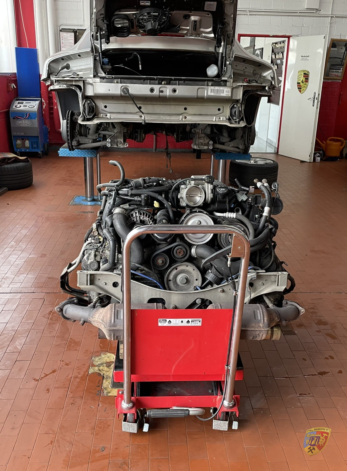 Porsche 996 Carrera 4S d’Alexandru — réparation après une casse moteur chez Albert Motorsport