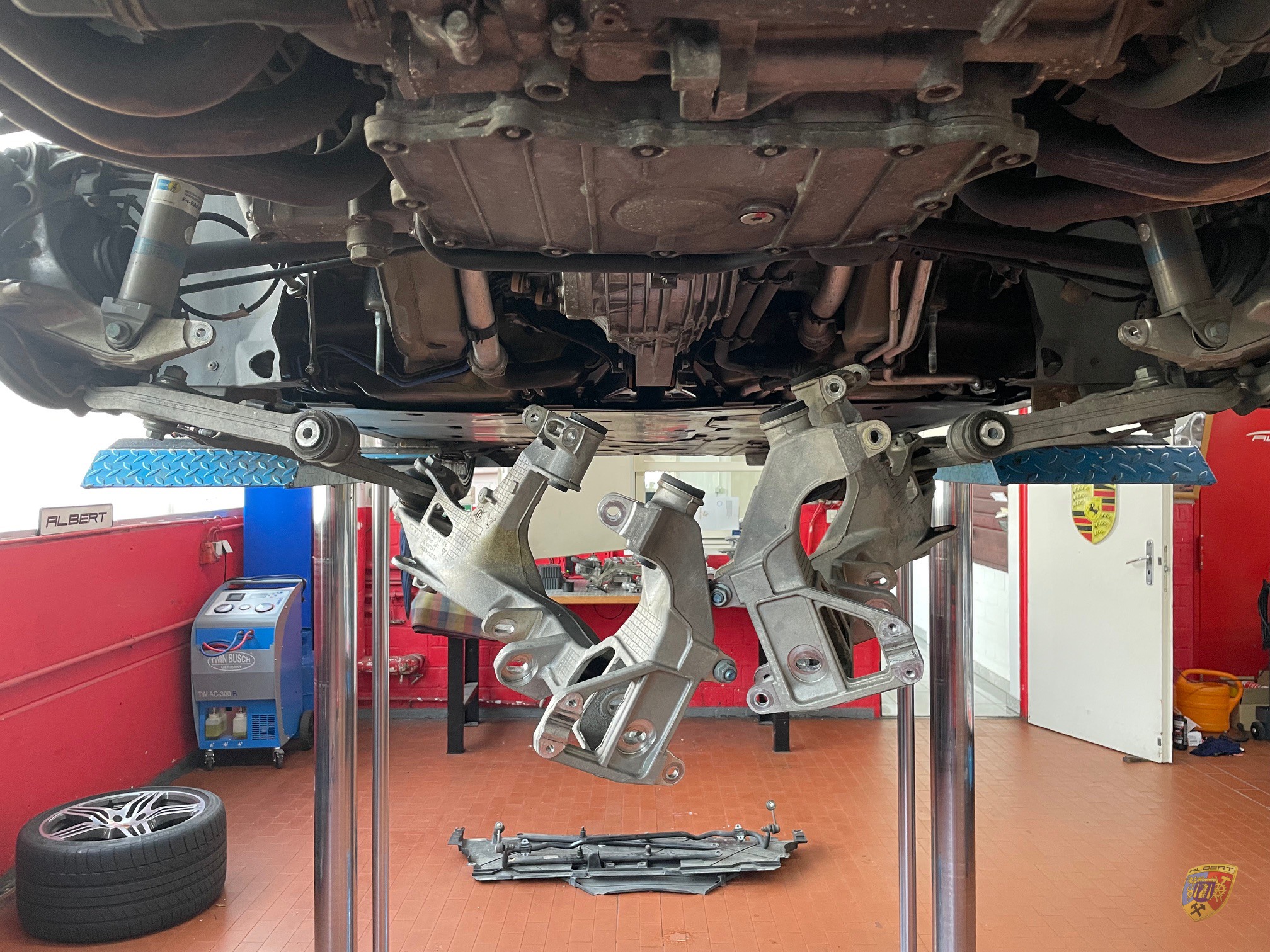 Desacoplar el eje trasero del Porsche 997 Carrera