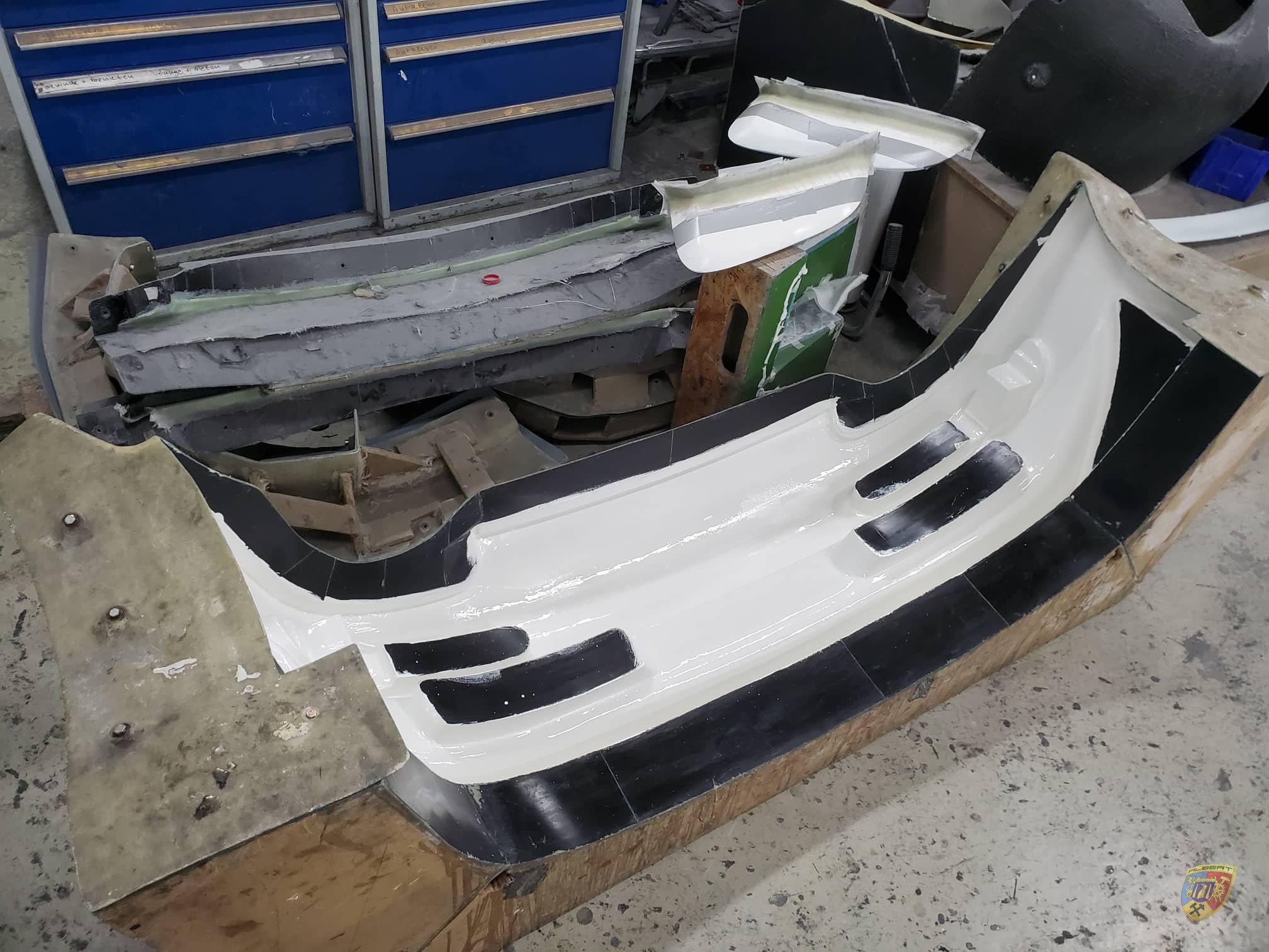 https://9lf.de/gb/gt2/848-993-gt2-race-evo-front-bumper-apron-97.html
