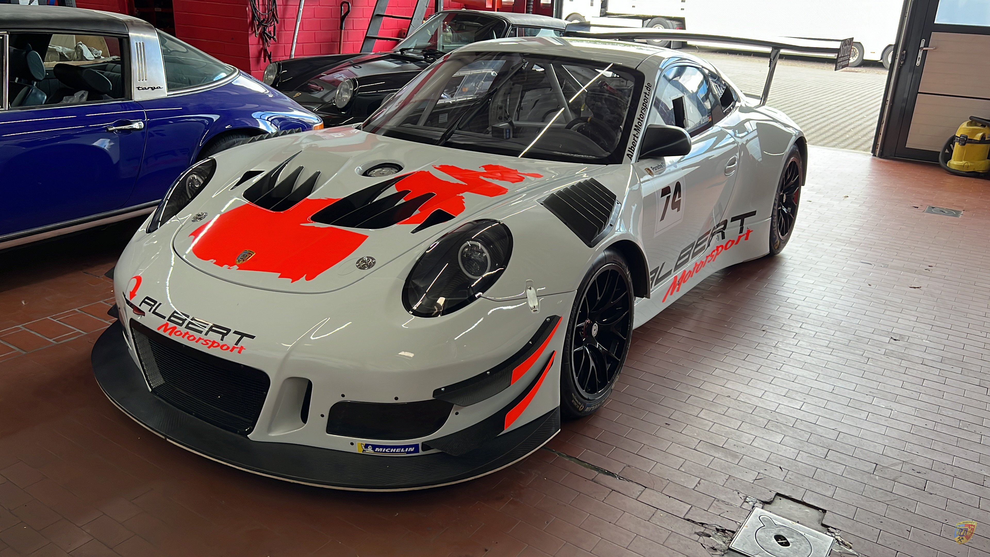 Porsche 991 GT3 MR Umbau auf 991 GT3 R by Albert Motorsport