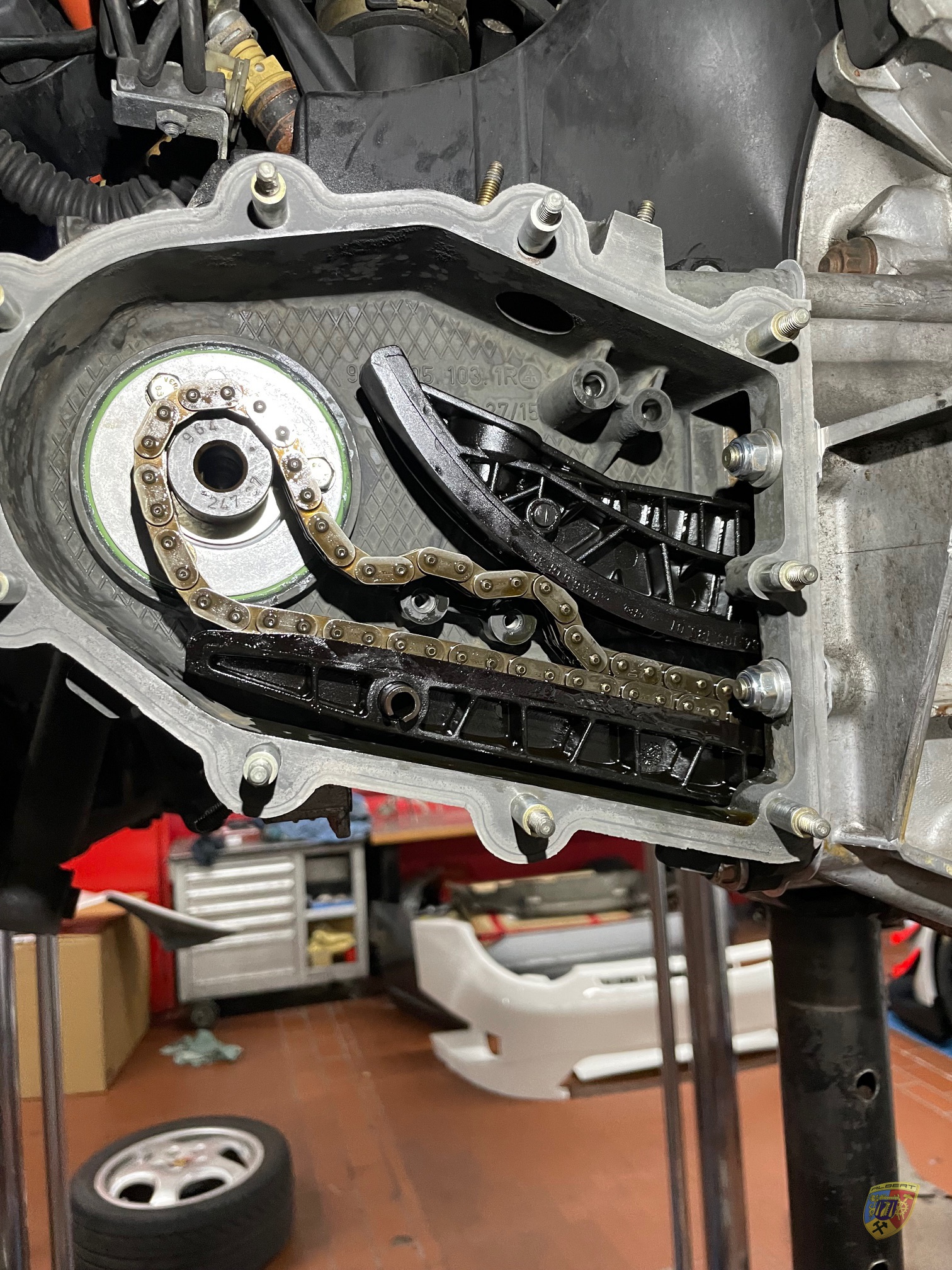 Porsche 964 Carrera Steuerketten-Kästen abdichten bei Albert Motorsport