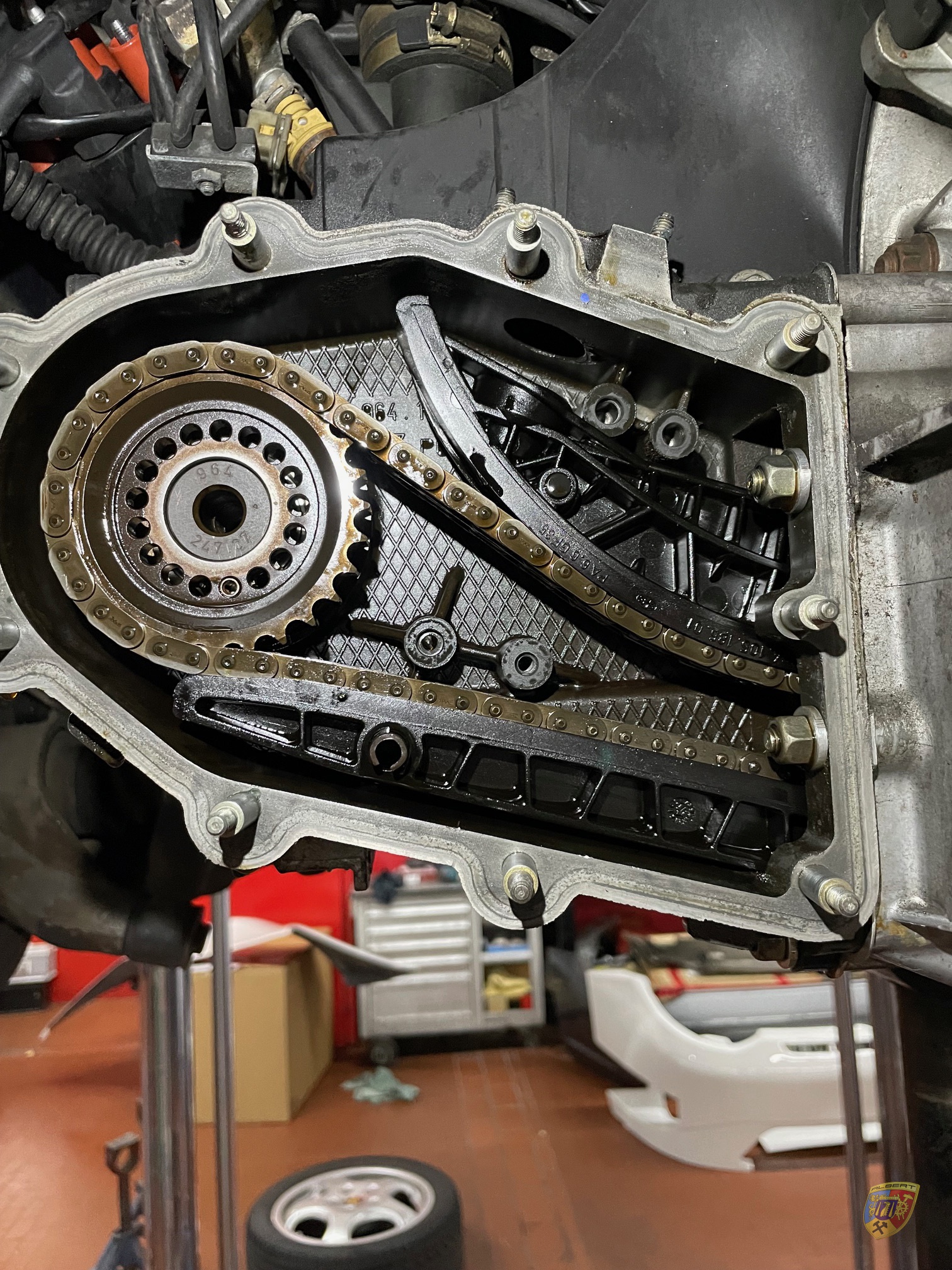 Porsche 964 Carrera Steuerketten-Kästen abdichten bei Albert Motorsport