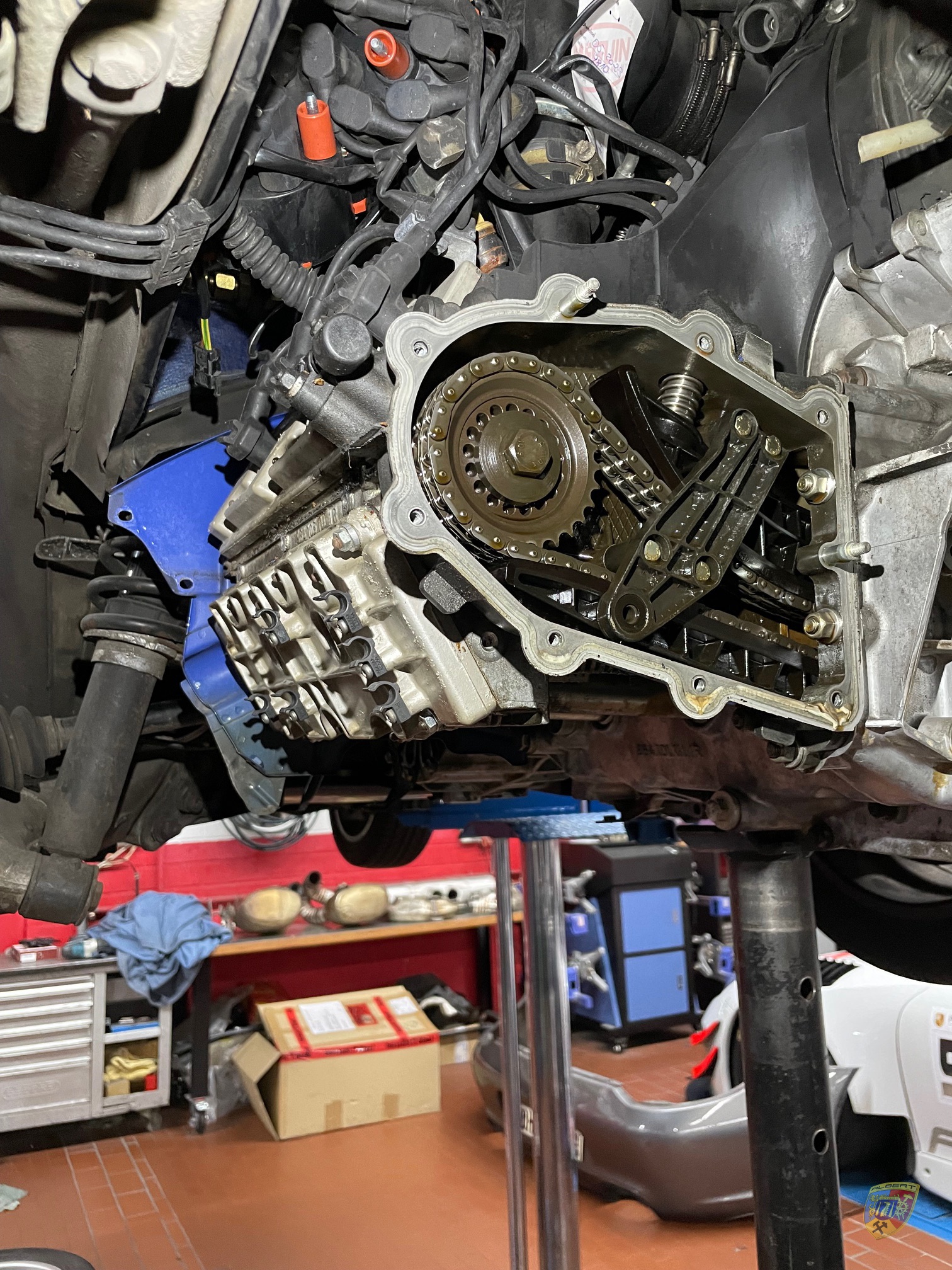 Porsche 964 Carrera Steuerketten-Kästen abdichten bei Albert Motorsport