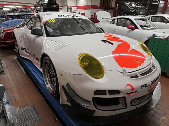 Porsche 997 GT3 R Unfallschaden Wasxxx Reparatur bei Albert Motorsport