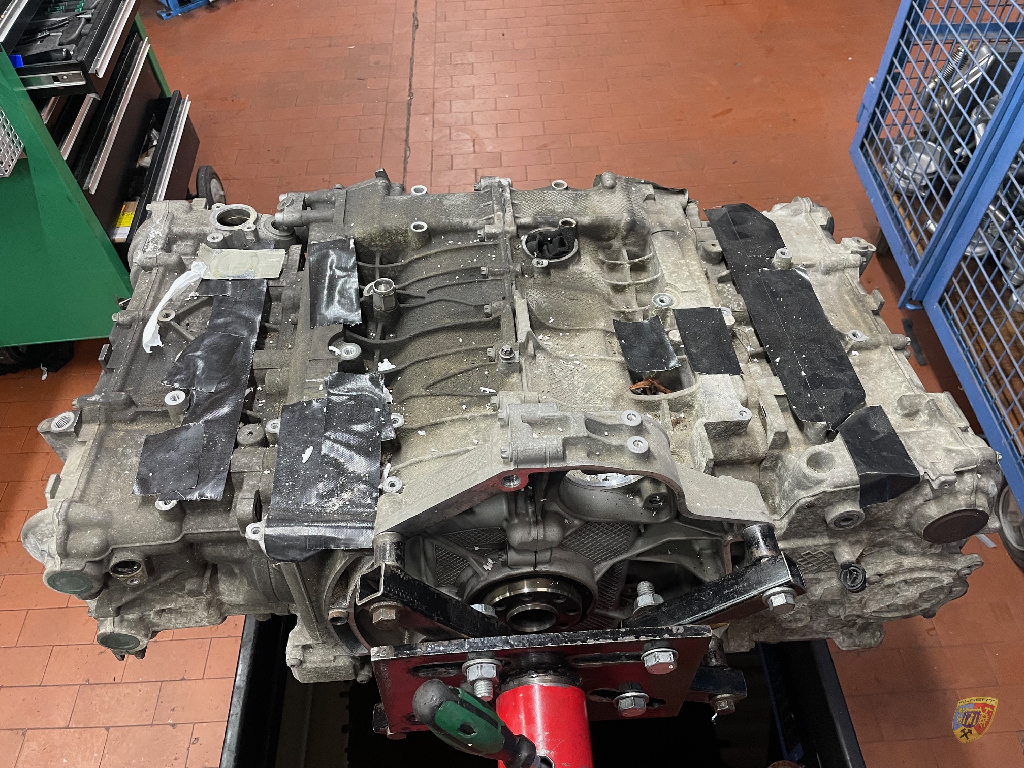 997 Carrera Motorschaden Abu Dhabi Reparatur bei Albert Motorsport
