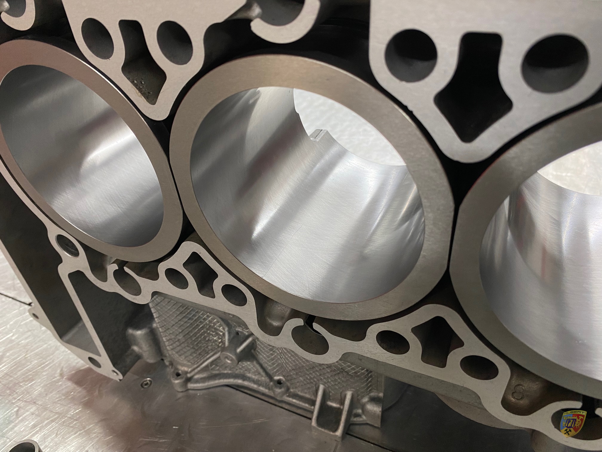 Porsche 997 Carrera Motorschaden Abu Dhabi Reparatur bei Albert Motorsport
