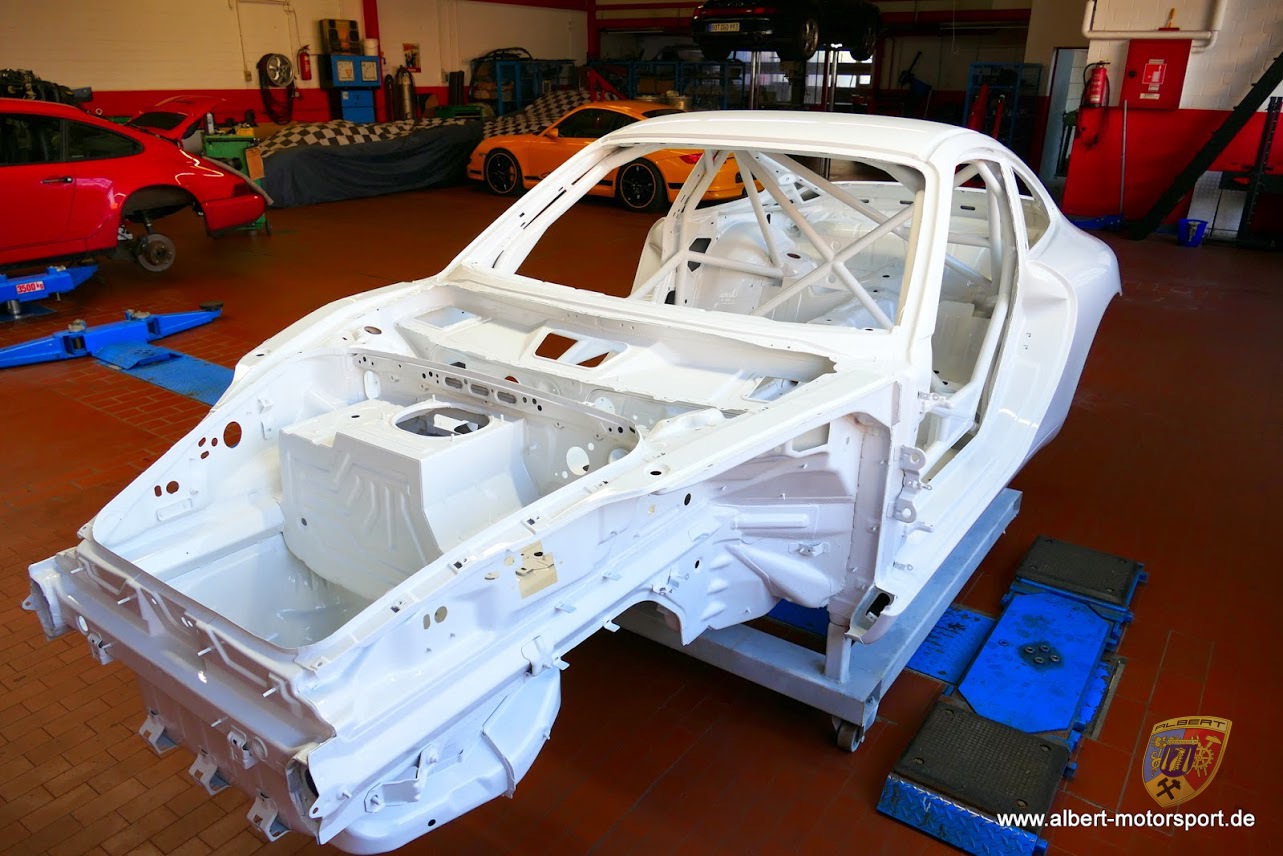 Porsche 996 GT3 Cup Neuaufbau auf Carrera Karosserie