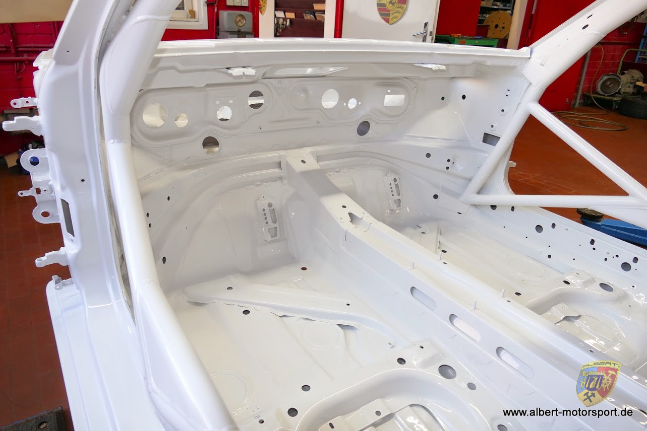 Porsche 996 GT3 Cup Neuaufbau auf Carrera Karosserie