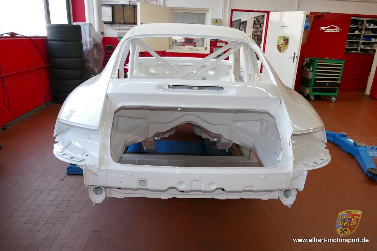 Porsche 996 GT3 Cup Neuaufbau auf Carrera Karosserie
