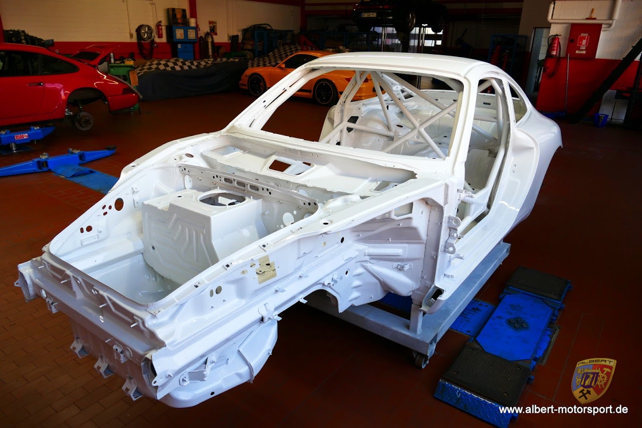 Porsche 996 GT3 Cup Neuaufbau auf Carrera Karosserie