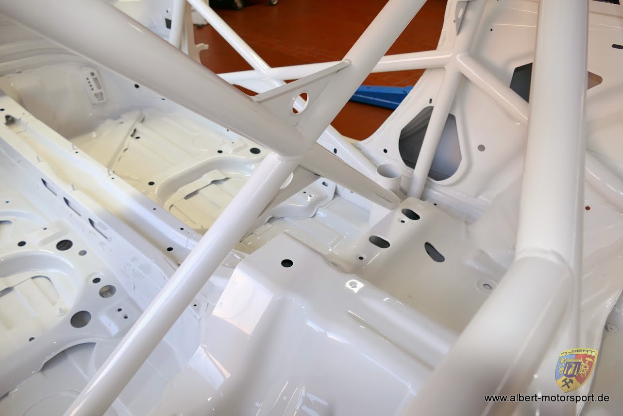 Porsche 996 GT3 Cup Neuaufbau auf Carrera Karosserie