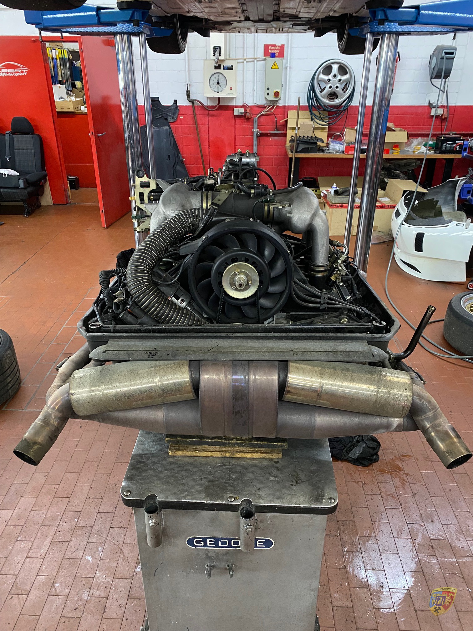 Porsche 964 Rennwagen Motorschaden Strube Reparatur bei Albert Motorsport