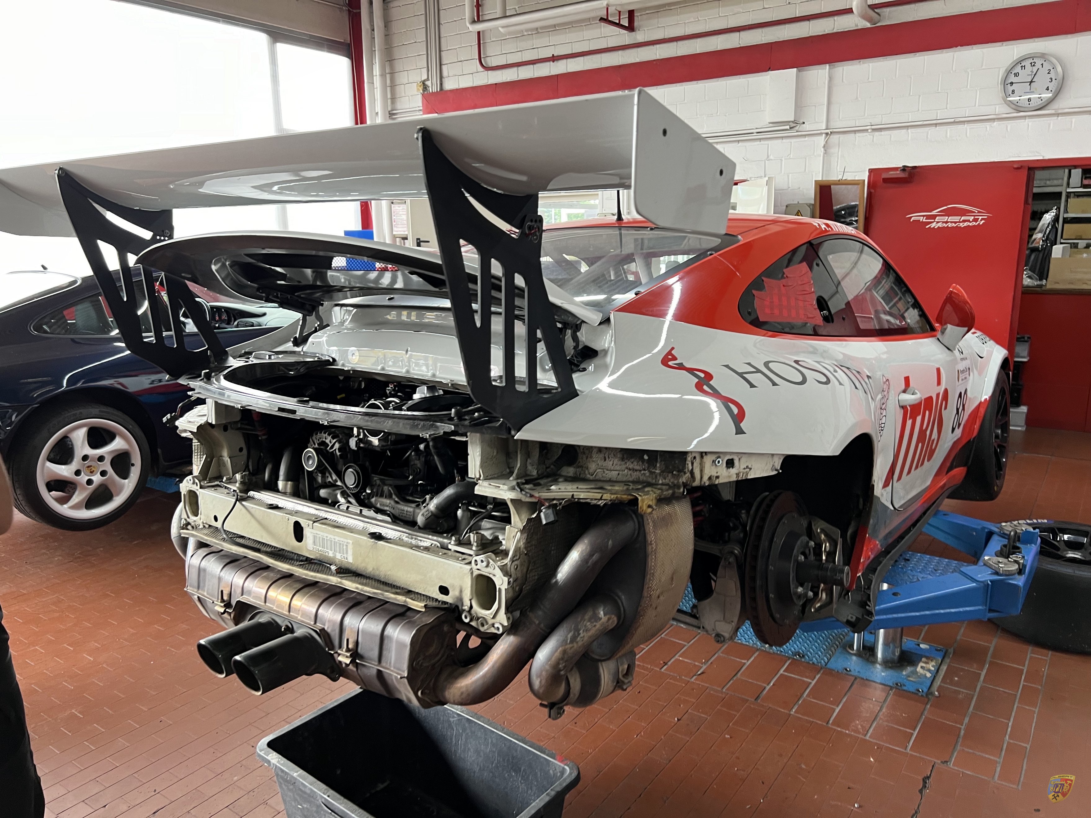 Porsche 991.2 GT3 Cup 2019 Unfallschaden Reparatur bei Albert Motorsport