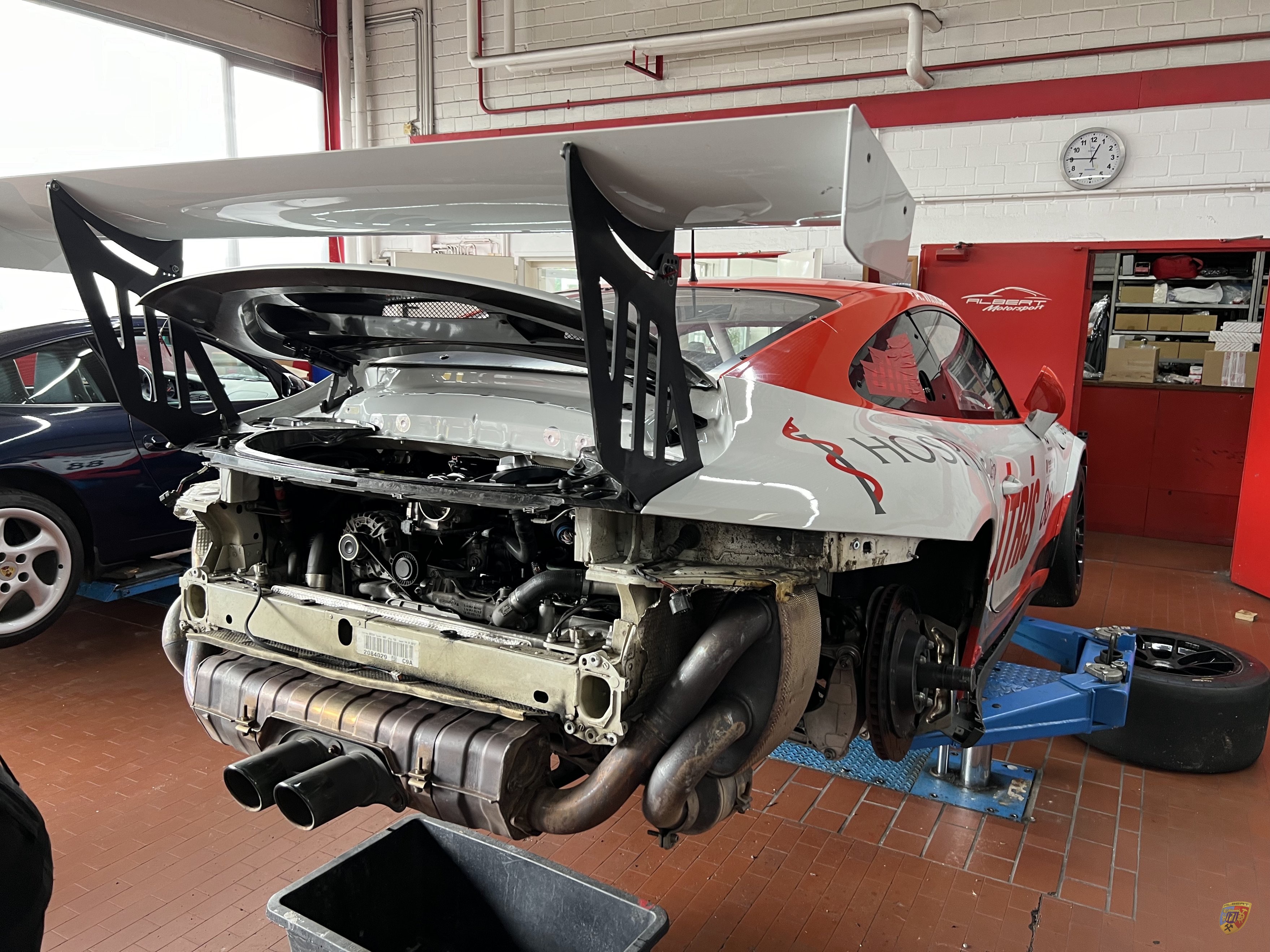 Porsche 991.2 GT3 Cup 2019 Unfallschaden Reparatur bei Albert Motorsport