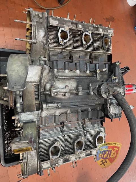 Porsche 911 SC Motorreparatur Bastxxx bei Albert Motorsport