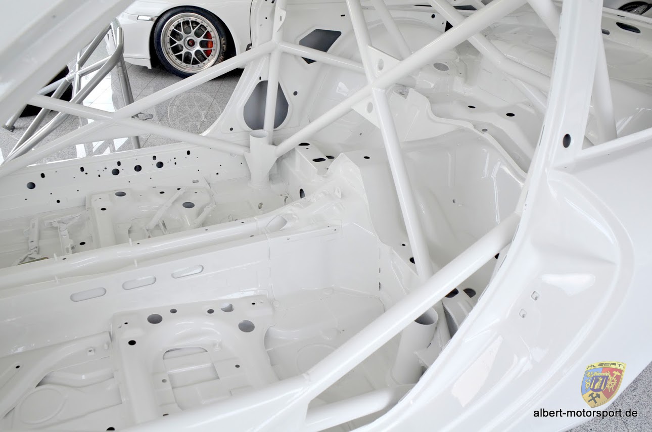 Porsche 996 GT3 Cup Neuaufbau auf Carrera Karosserie