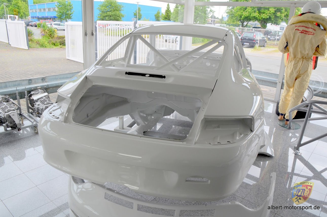 Porsche 996 GT3 Cup Neuaufbau auf Carrera Karosserie
