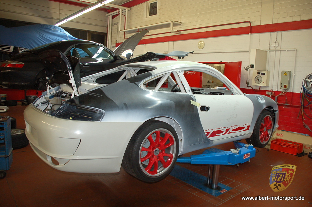 Porsche 996 GT3 RS Unfallschaden Neuaufbau