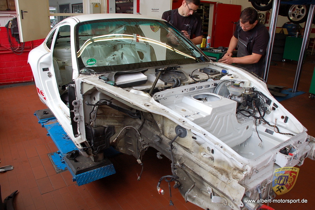 Porsche 996 GT3 RS Unfallschaden Neuaufbau