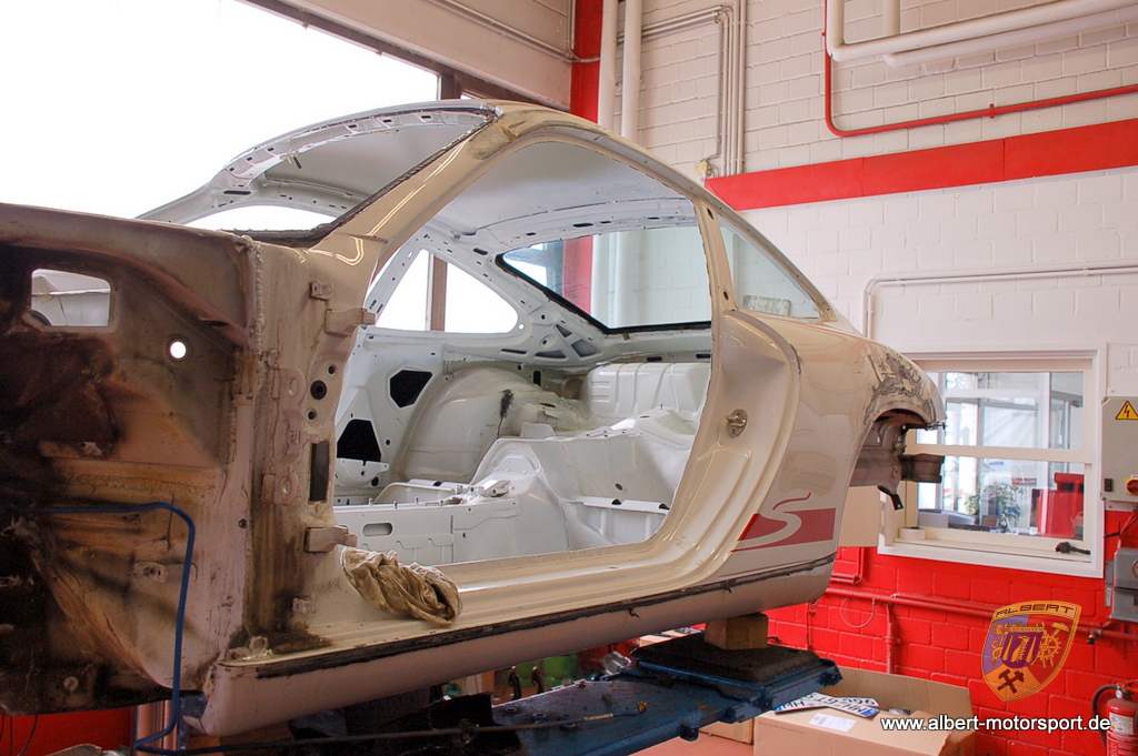 Porsche 996 GT3 RS Unfallschaden Neuaufbau