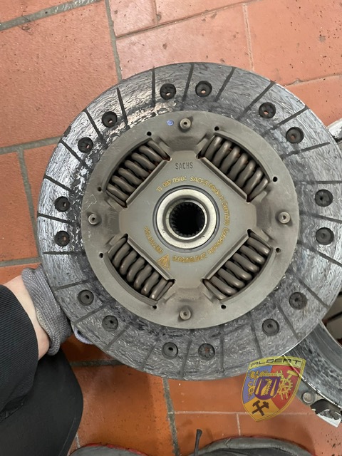 Porsche 996 Turbo Wyxx Getriebereparatur bei Albert Motorsport