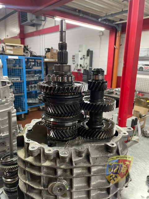 Porsche 996 Turbo Wyxx Getriebereparatur bei Albert Motorsport