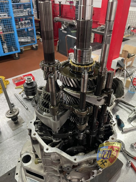 Porsche 996 Turbo Wyxx Getriebereparatur bei Albert Motorsport