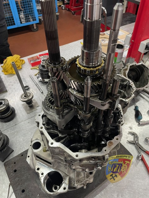 Porsche 996 Turbo Wyxx Getriebereparatur bei Albert Motorsport