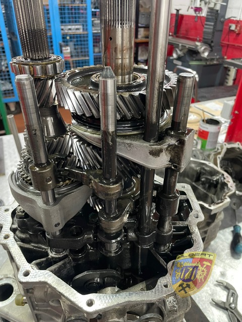 Porsche 996 Turbo Wyxx Getriebereparatur bei Albert Motorsport