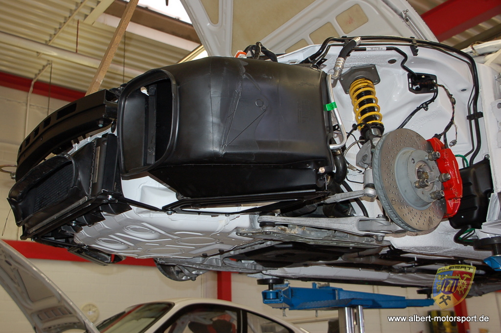 Porsche 996 GT2 Street Race Unfallschaden und Neuaufbau bei Albert Motorsport