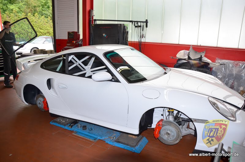 Porsche 996 GT2 Street Race Unfallschaden und Neuaufbau bei Albert Motorsport