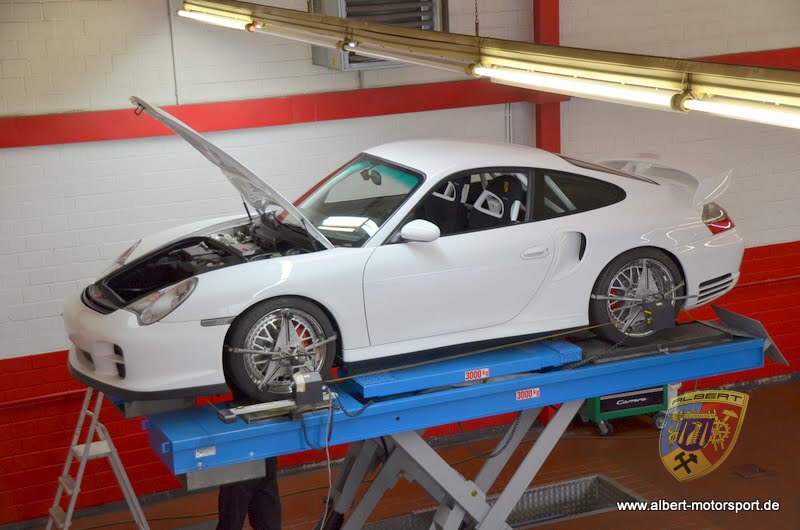 Porsche 996 GT2 Street Race Unfallschaden und Neuaufbau bei Albert Motorsport