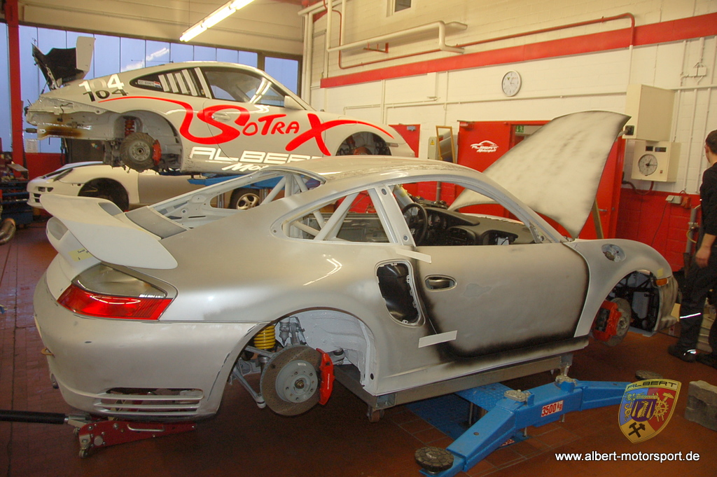 Porsche 996 GT2 Street Race Unfallschaden und Neuaufbau bei Albert Motorsport