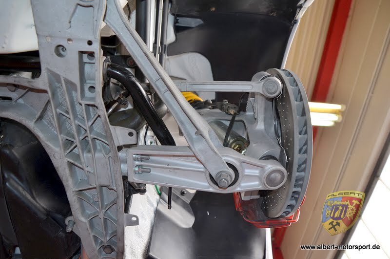 Porsche 996 GT2 Street Race Unfallschaden und Neuaufbau bei Albert Motorsport