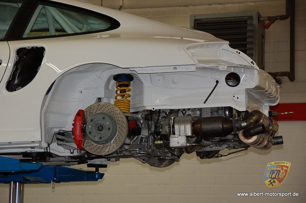 Porsche 996 GT2 Street Race Unfallschaden und Neuaufbau bei Albert Motorsport