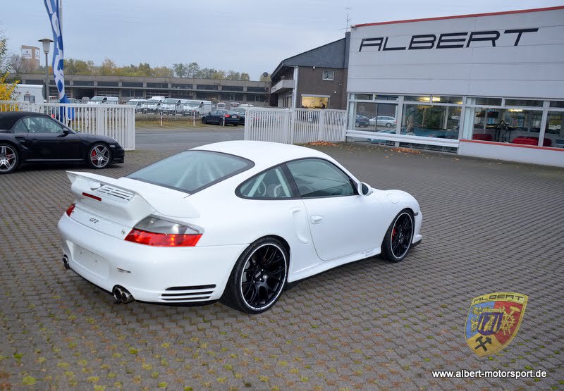Porsche 996 GT2 Street Race Unfallschaden und Neuaufbau bei Albert Motorsport