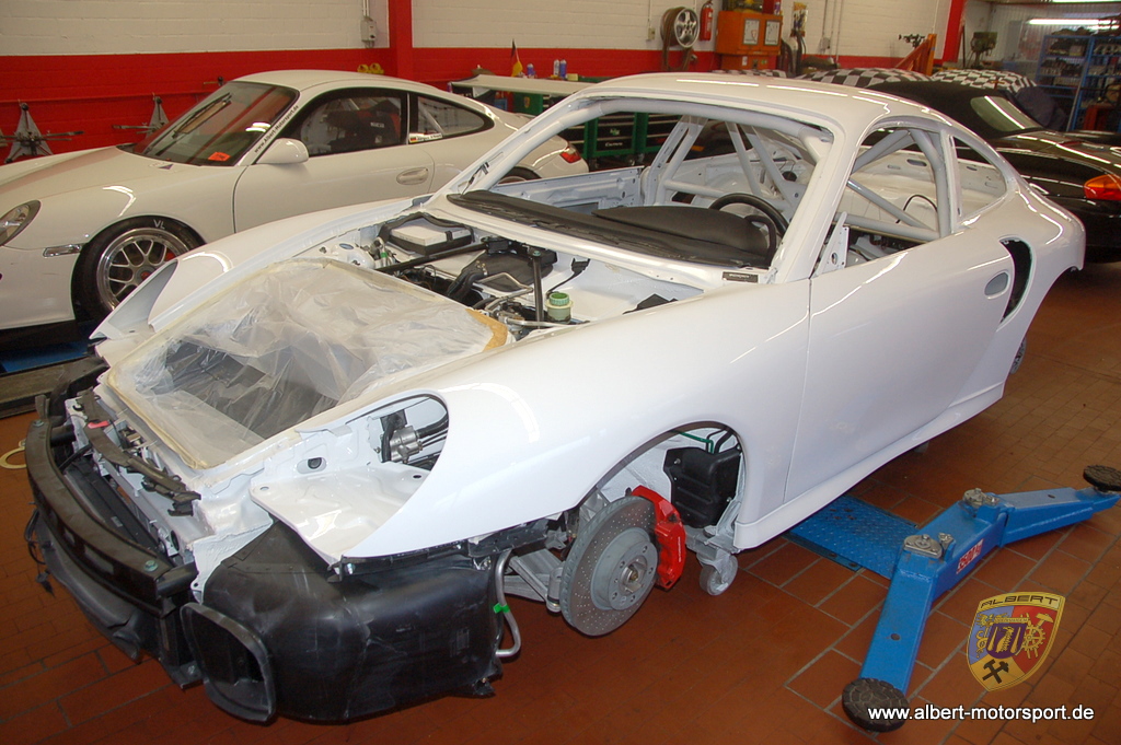 Porsche 996 GT2 Street Race Unfallschaden und Neuaufbau bei Albert Motorsport