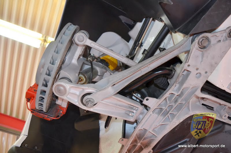 Porsche 996 GT2 Street Race Unfallschaden und Neuaufbau bei Albert Motorsport