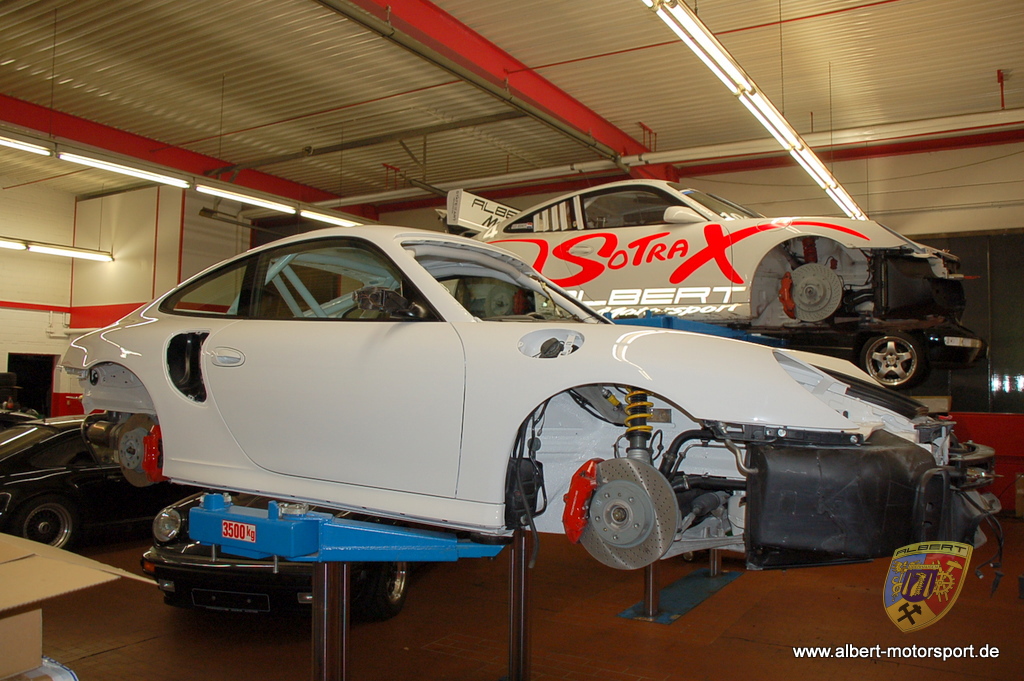 Porsche 996 GT2 Street Race Unfallschaden und Neuaufbau bei Albert Motorsport