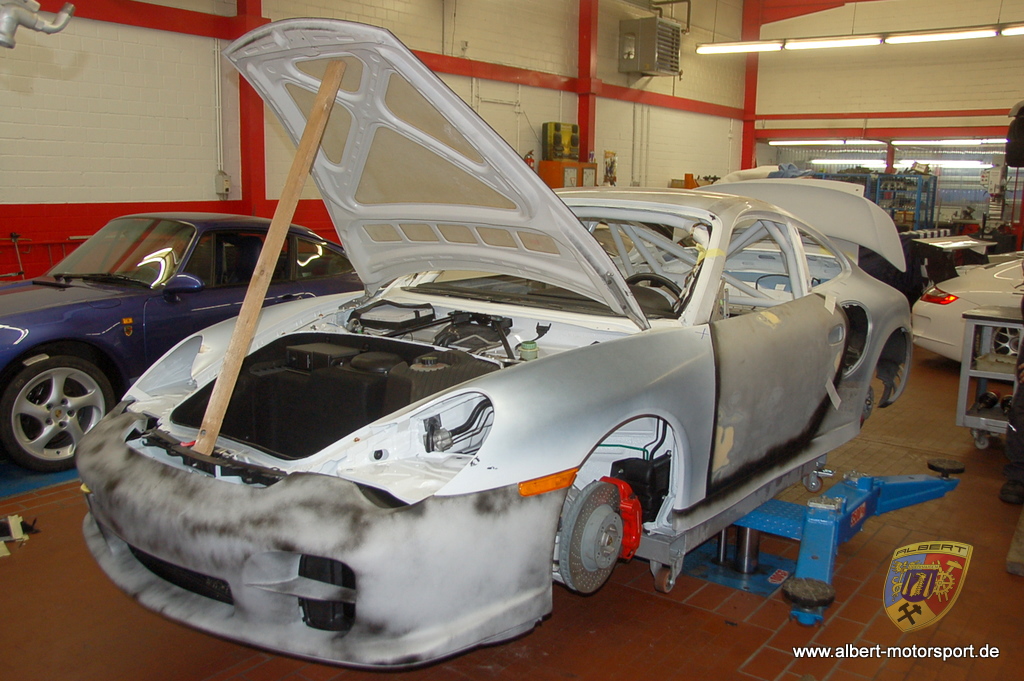 Porsche 996 GT2 Street Race Unfallschaden und Neuaufbau bei Albert Motorsport