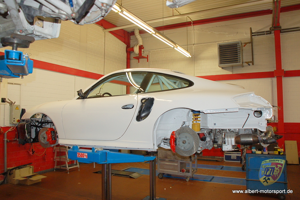 Porsche 996 GT2 Street Race Unfallschaden und Neuaufbau bei Albert Motorsport