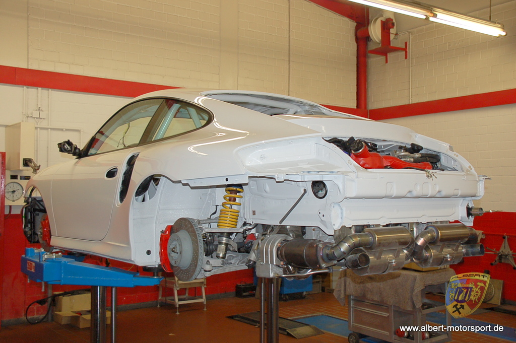 Porsche 996 GT2 Street Race Unfallschaden und Neuaufbau bei Albert Motorsport