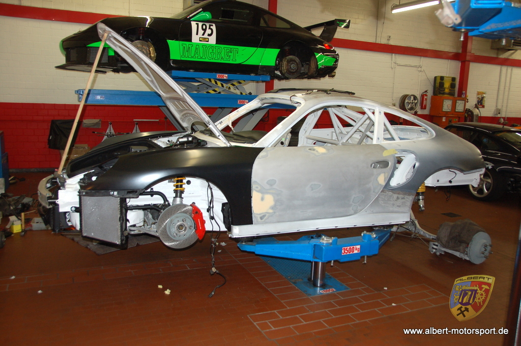Porsche 996 GT2 Street Race Unfallschaden und Neuaufbau bei Albert Motorsport