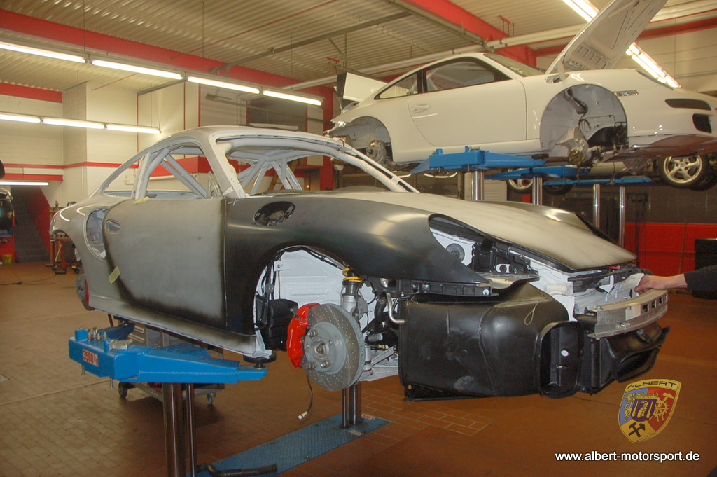 Porsche 996 GT2 Street Race Unfallschaden und Neuaufbau bei Albert Motorsport