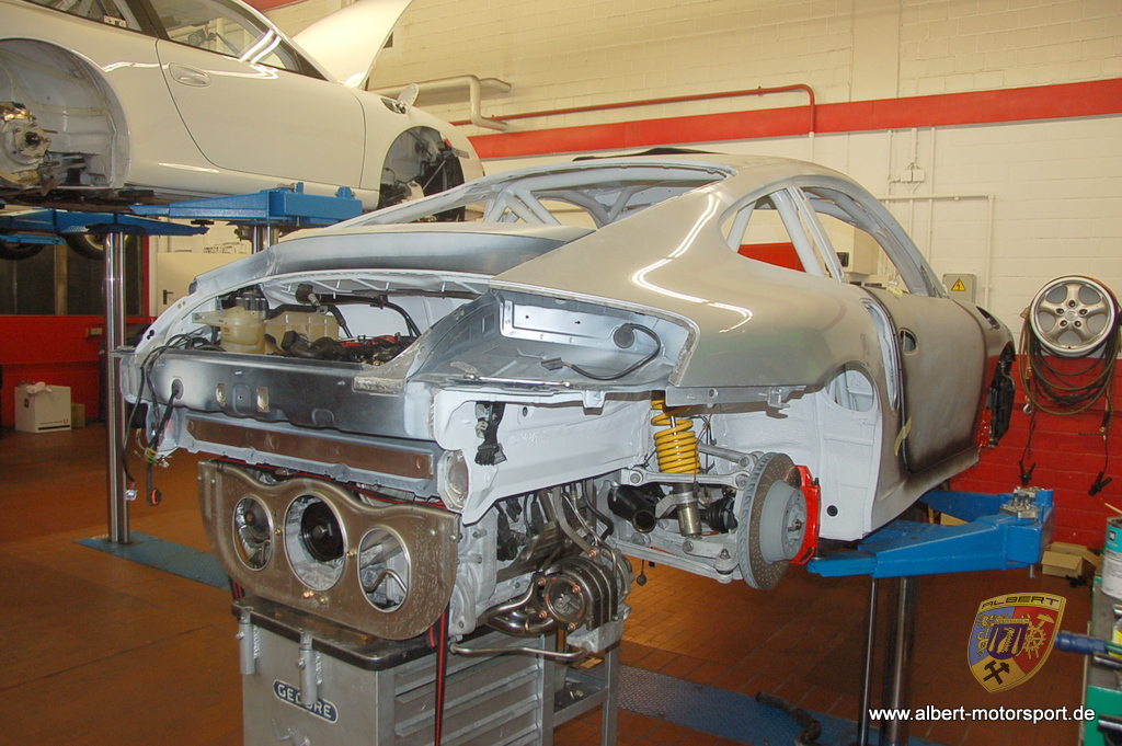 Porsche 996 GT2 Street Race Unfallschaden und Neuaufbau bei Albert Motorsport